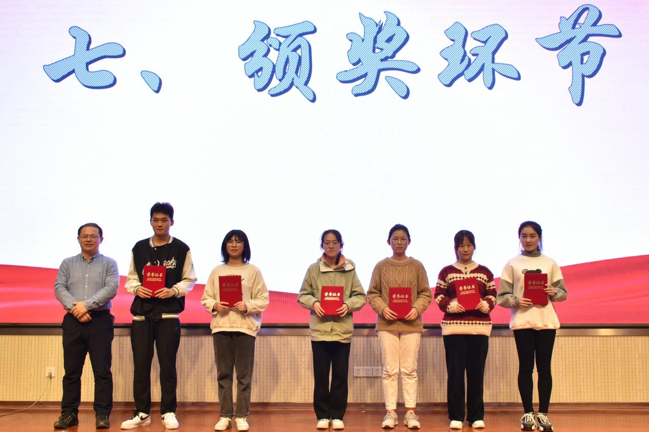 20211204-優(yōu)秀小組合影-王振宇